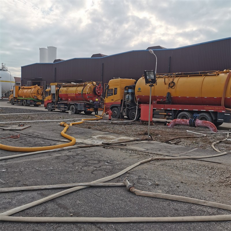 龙沙污水池清理