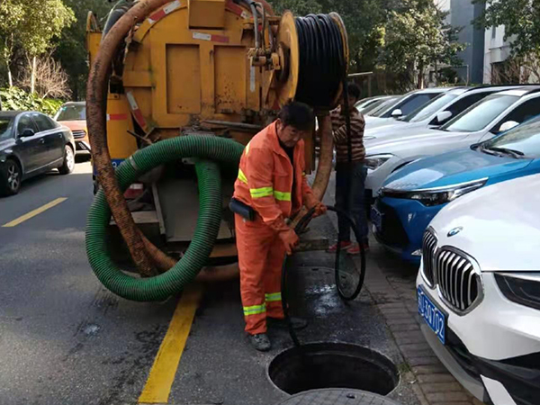 龙沙排污管道清淤